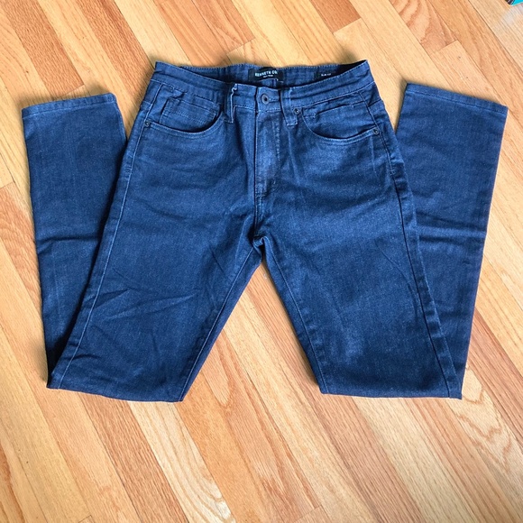 Kenneth Cole gently used dark blue slim fit 30x32 jeans in excellent condition - Picture 3 of 7